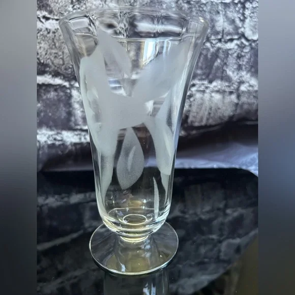 Set of 4 Mid- Century Etched Footed Floral Ice Tea/Water Glasses - Picture 3 of 11